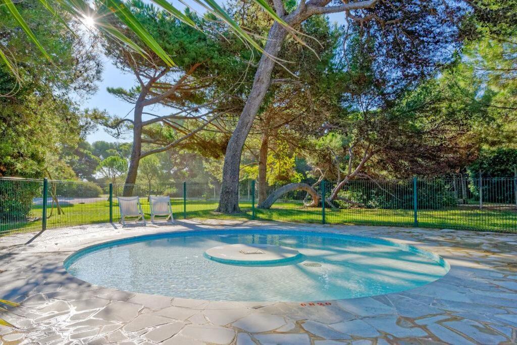 La Badine 5P Plage Piscine Clim Jacuzzi Parc Luxuriant Hyeres Ngoại thất bức ảnh